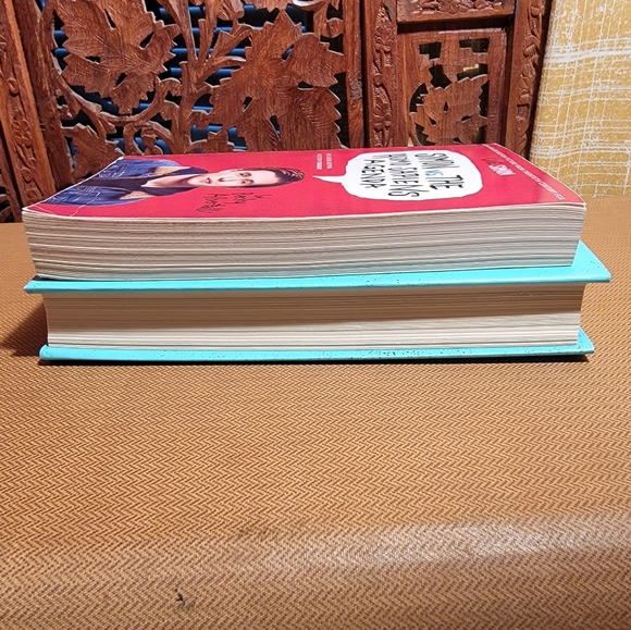 2 Becky Albertalli Books Simon vs. The Homosapiens Agenda and Leah on the Beat - Picture 7 of 14